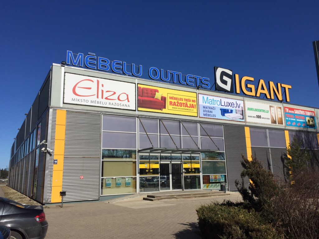mēbeļu outlets gigant