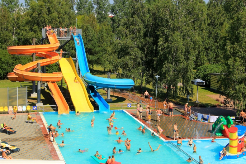 baseins ar slidkalniņu